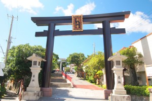 神社 の写真が結婚運を上げる 風水師オススメ4月の開運壁紙 占いtvニュース