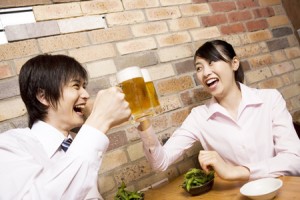 【らくらく風水】乾杯をビールにすると職場の人間関係が良好に！