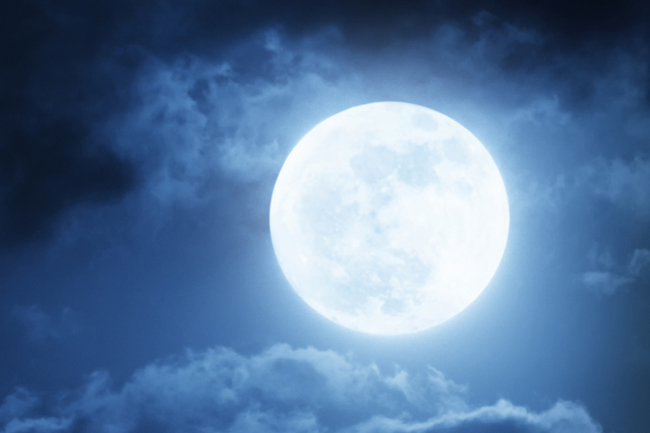 8月11日はスーパームーン 今年一番大きな満月が見られる日 占いtvニュース