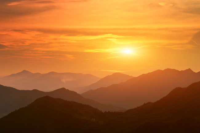 11月は 山と太陽 の写真で金運アップ 風水師オススメ開運壁紙 占いtvニュース