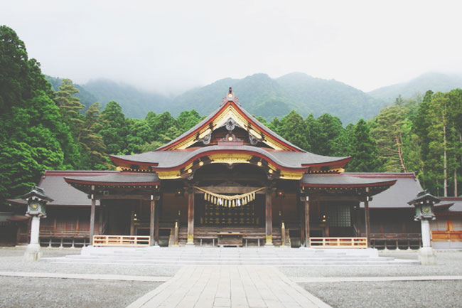 GWに訪れたい恋愛パワースポット【北海道・東北】運命の相手探しは『弥彦神社』へ！