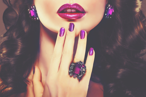 【10月のカラータロット占い】ラッキーカラーは「紫」、アメジストの指輪で金運アップ！