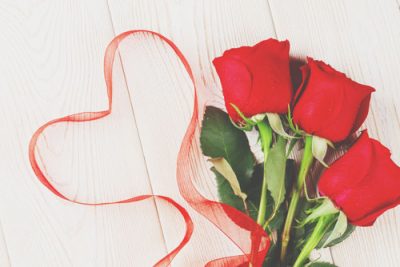 【7月の開運壁紙】恋愛運は「真っ赤なバラ」、金運は「虹」の写真で運気アップ！