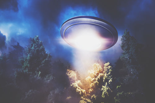 【夢占い】UFOの夢は現実逃避のあらわれ　オカルトの夢が暗示すること