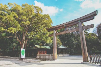 【6月の開運方位】ラッキー方位は「北西」、旧跡名所や寺社仏閣に出かけよう!