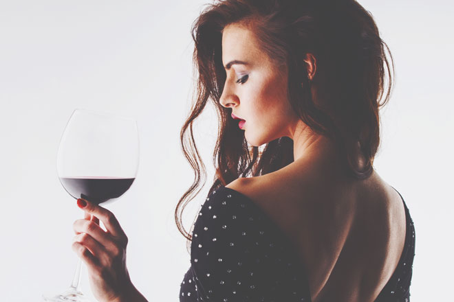 カリスマ度がわかる【心理テスト】赤ワインに合わせるおつまみ、何にする？