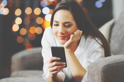 血液型【年始のあいさつ】あるある AB型はSNSの「おめでとう投稿」で完了!