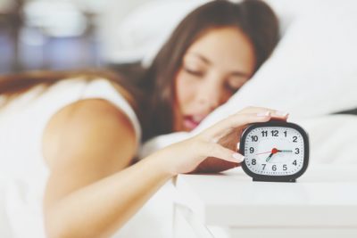 血液型【起床時間】あるある　B型は休日だけ早起き、AB型は二度寝用の時間を設ける！