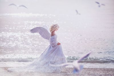 【3月の開運壁紙】恋愛運は「天使」の画像！