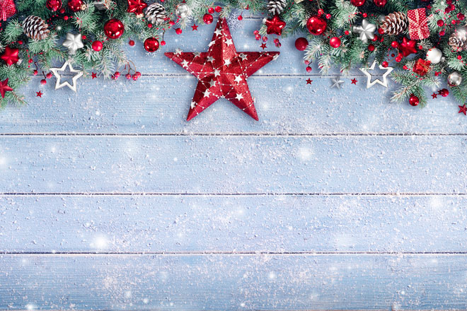 12月のラッキーカラーは「赤色」、金運アップには「クリスマスオーナメント」！【カラータロット占い】